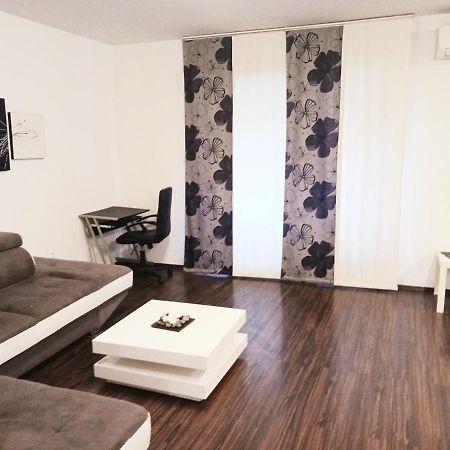 Familyhouse Lägenhet Pula Exteriör bild