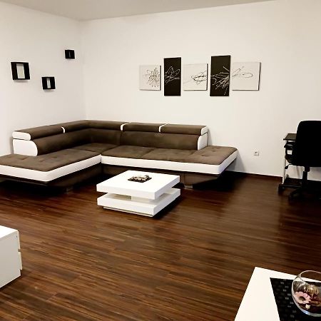 Familyhouse Lägenhet Pula Exteriör bild