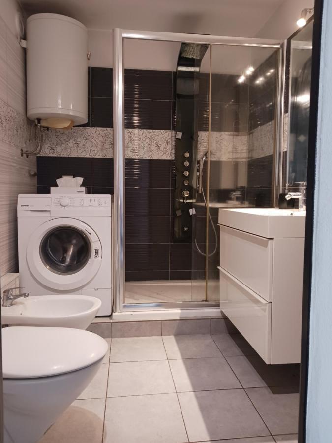 Familyhouse Lägenhet Pula Exteriör bild